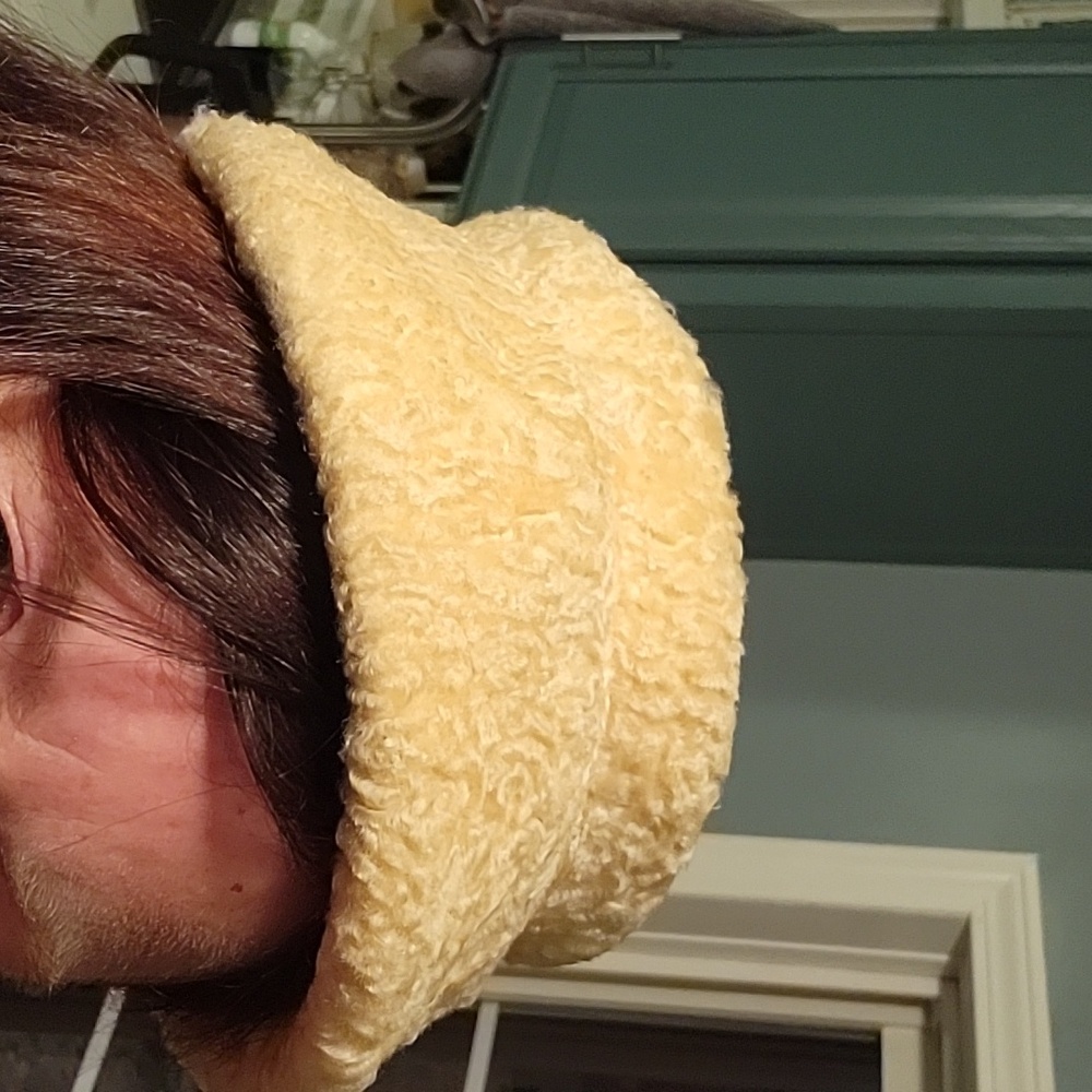 Vintage like new cream hat